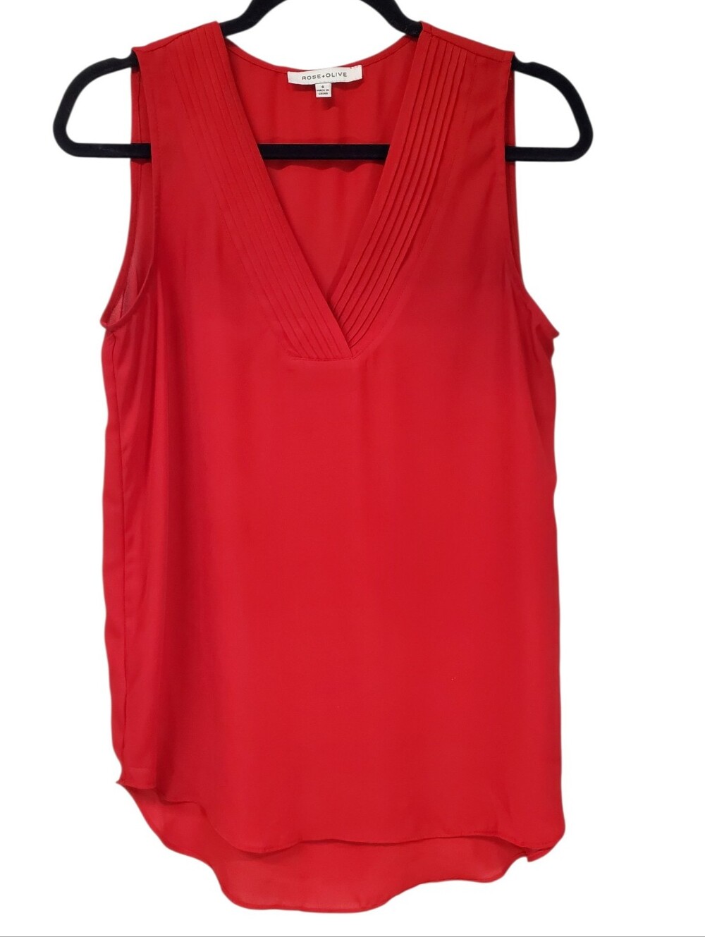 Rose & Olive Vibrant Red V-Neck Pleated Sleeveless Blouse Business Casual Small